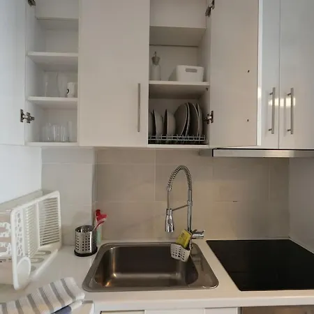 Small And Cozyyy , 2 Beds * Loutráki